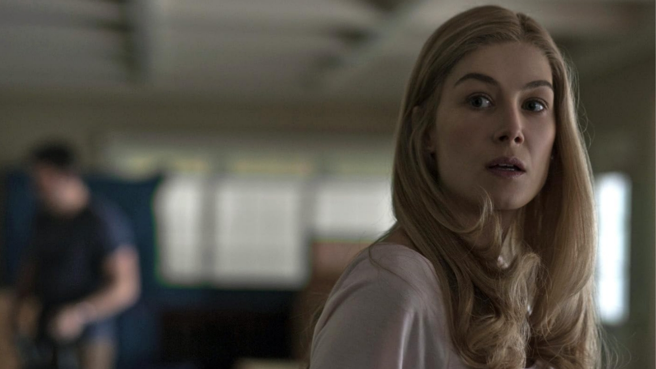 Rosamund Pike as Amy Dunne in Gone Girl (2014).