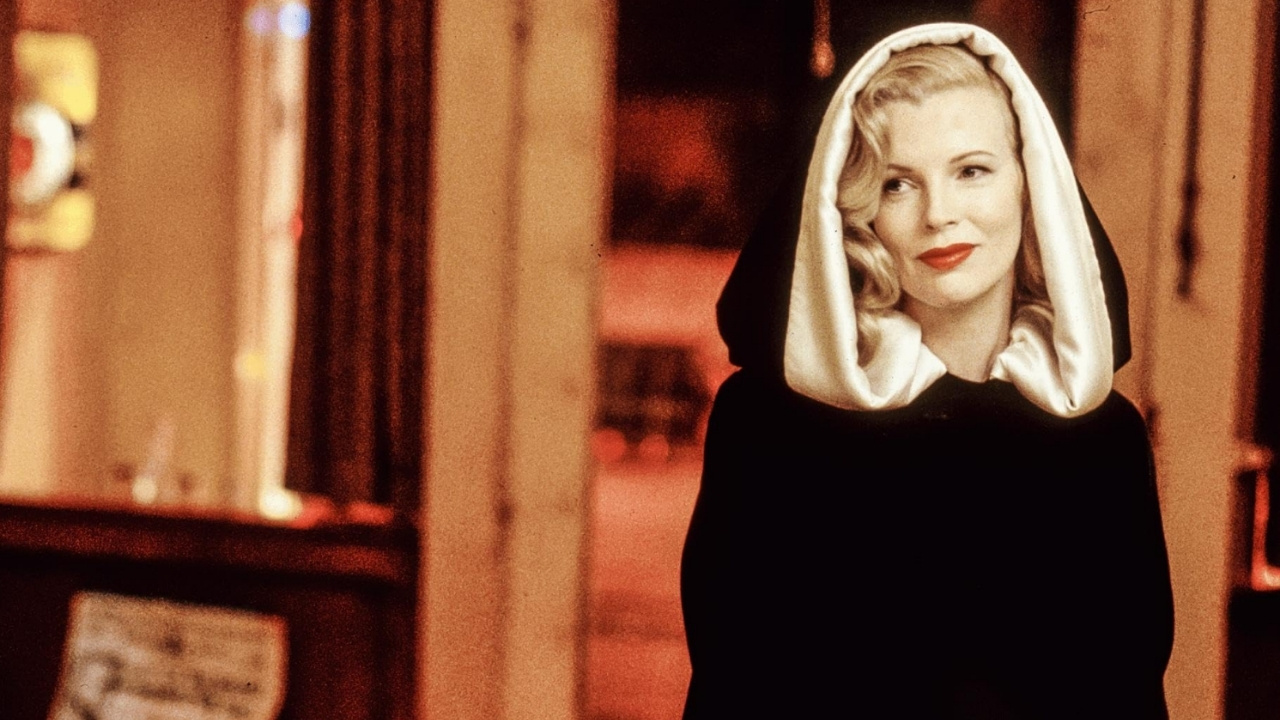 Kim Basinger as Lynn Bracken in L.A. Confidential (1997).