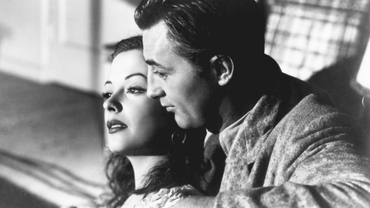 Robert Mitchum as Jeff and Jane Greer as Kathie in Out of the Past (1947).