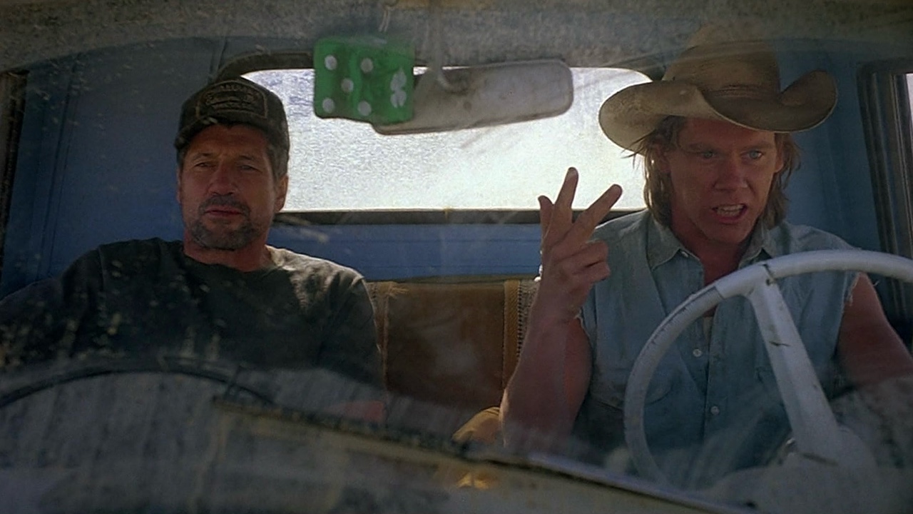 Kevin Bacon and Fred Ward in Tremors (1990)
