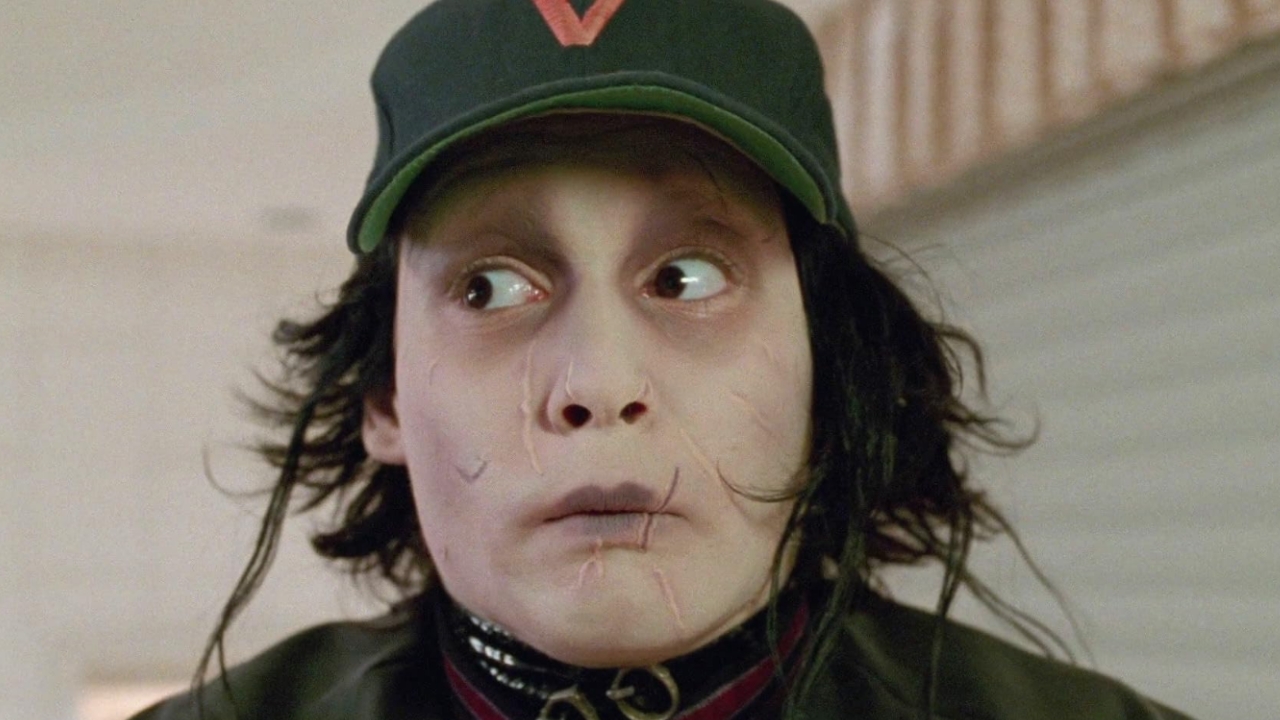 Movies With Dumb Plots That Actually Worked Edward Scissorhands