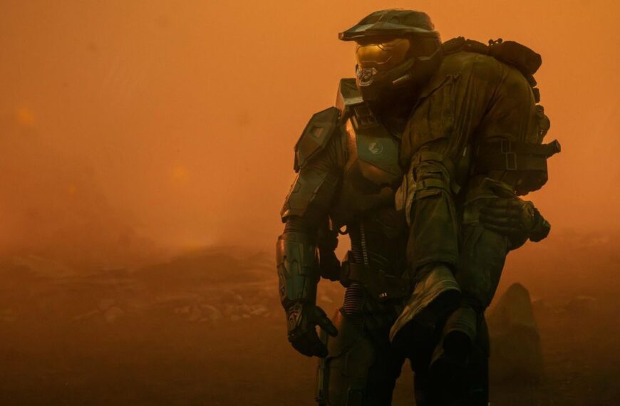 Master Chief (Pablo Schreiber) in Paramount+ sci-fi game adaptation, "Halo" (2022)
