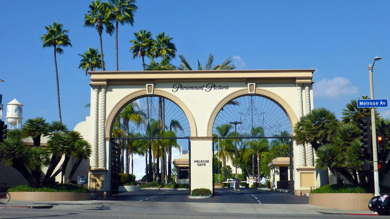 Melrose Gate entrance at Paramount Pictures' studio lot, Los Angeles, California 🎮 Outrun Gaming