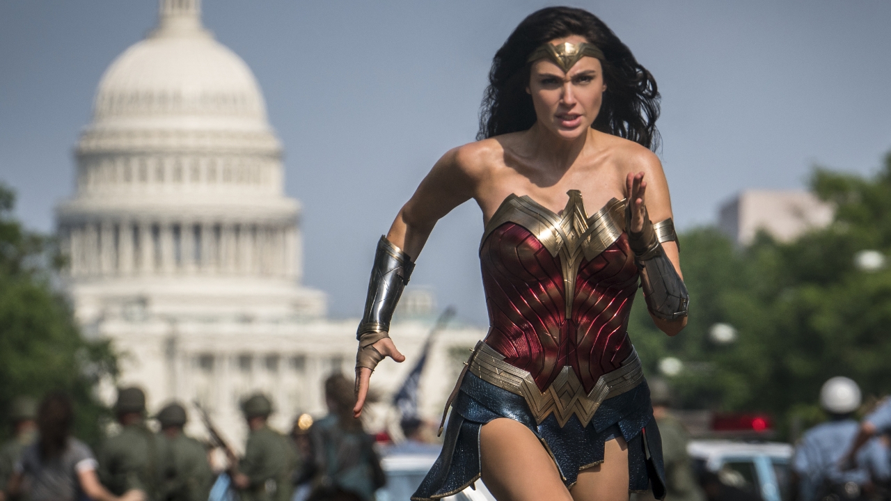 Gal Gadot Wonder Woman 1984 🎮 Outrun Gaming Gal Gadot Wonder Woman 1984 🎮 Outrun Gaming