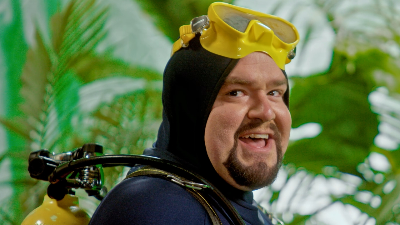 'Dave the Diver' live-action 'In the Jungle' DLC trailer (© MINTROCKET; The Asylum) | Outrun Gaming